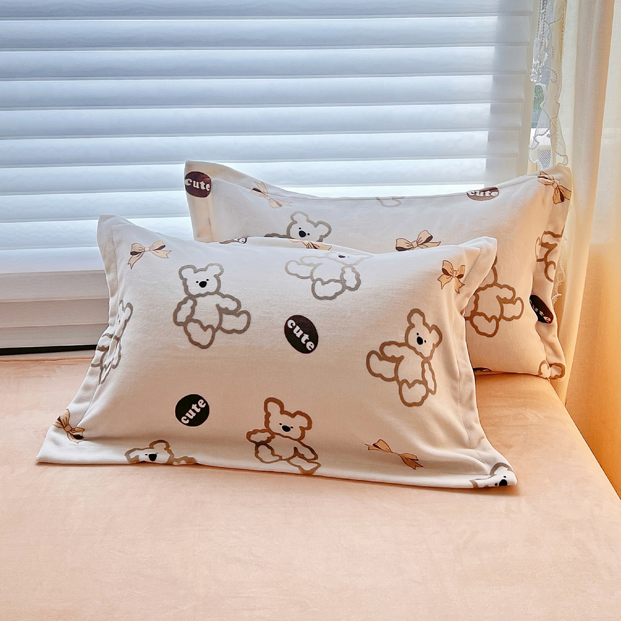 91家纺网 家纺一手货源 找家纺 锦罗绣 2025新款230克牛奶绒印花单被套 奶香小熊