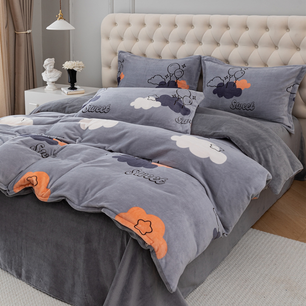 91家纺网 家纺一手货源 找家纺 锦罗绣 2025新款230克牛奶绒印花单被套 甜蜜宝贝