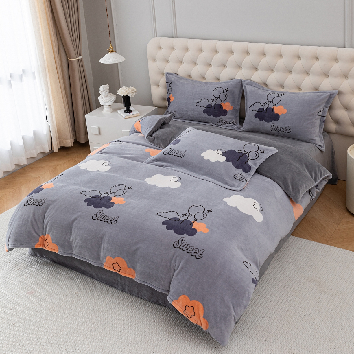 91家纺网 家纺一手货源 找家纺 锦罗绣 2025新款230克牛奶绒印花单被套 甜蜜宝贝