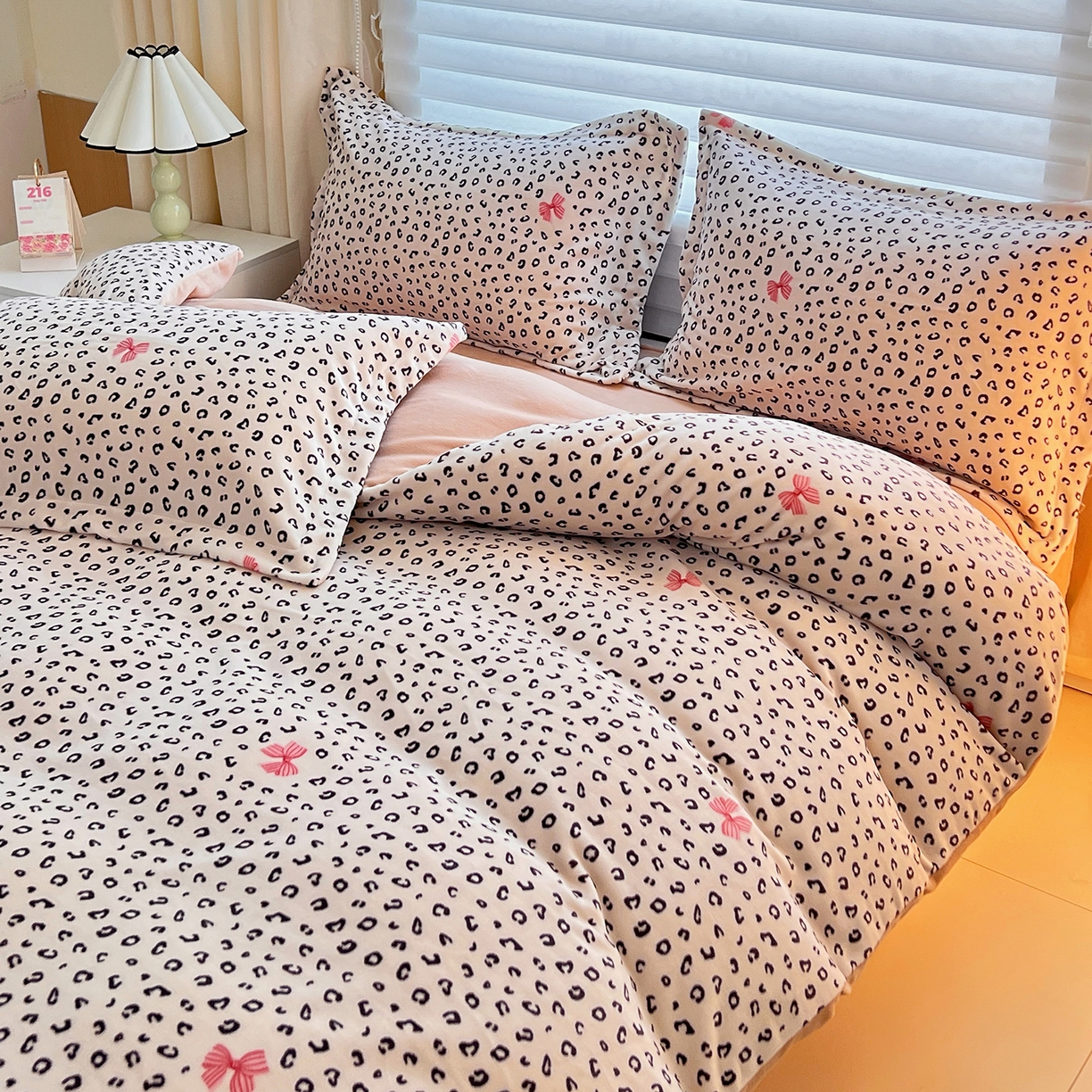 91家纺网 家纺一手货源 找家纺 锦罗绣 2025新款230克牛奶绒印花单被套 樱结绮梦