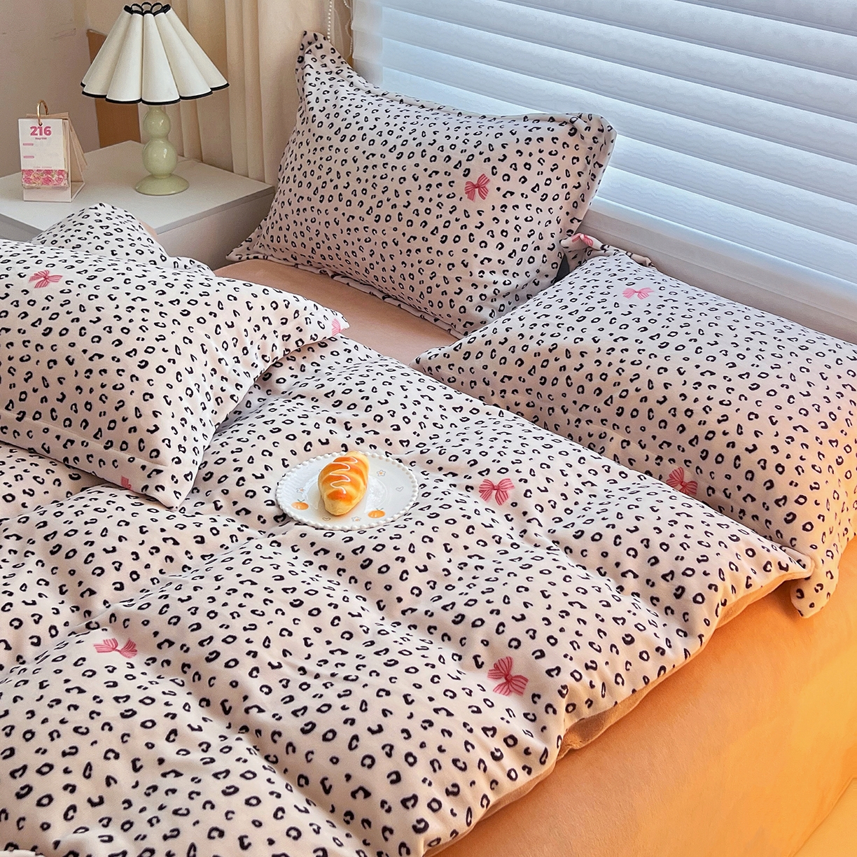 91家纺网 家纺一手货源 找家纺 锦罗绣 2025新款230克牛奶绒印花单被套 樱结绮梦