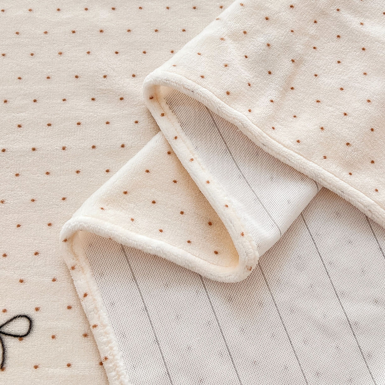 91家纺网 家纺一手货源 找家纺 锦罗绣 2025新款230克牛奶绒印花单床单 爱心结