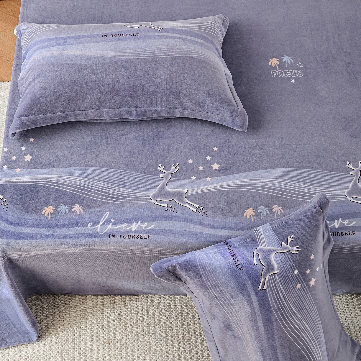 91家纺网 家纺一手货源 找家纺 锦罗绣 2025新款230克牛奶绒印花单床单 匆匆那年