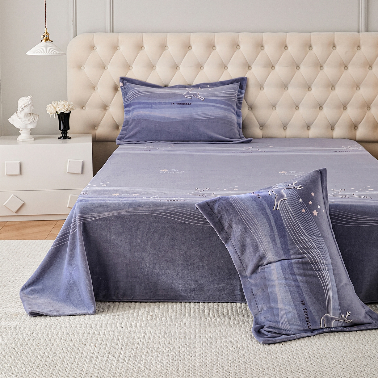 91家纺网 家纺一手货源 找家纺 锦罗绣 2025新款230克牛奶绒印花单床单 匆匆那年