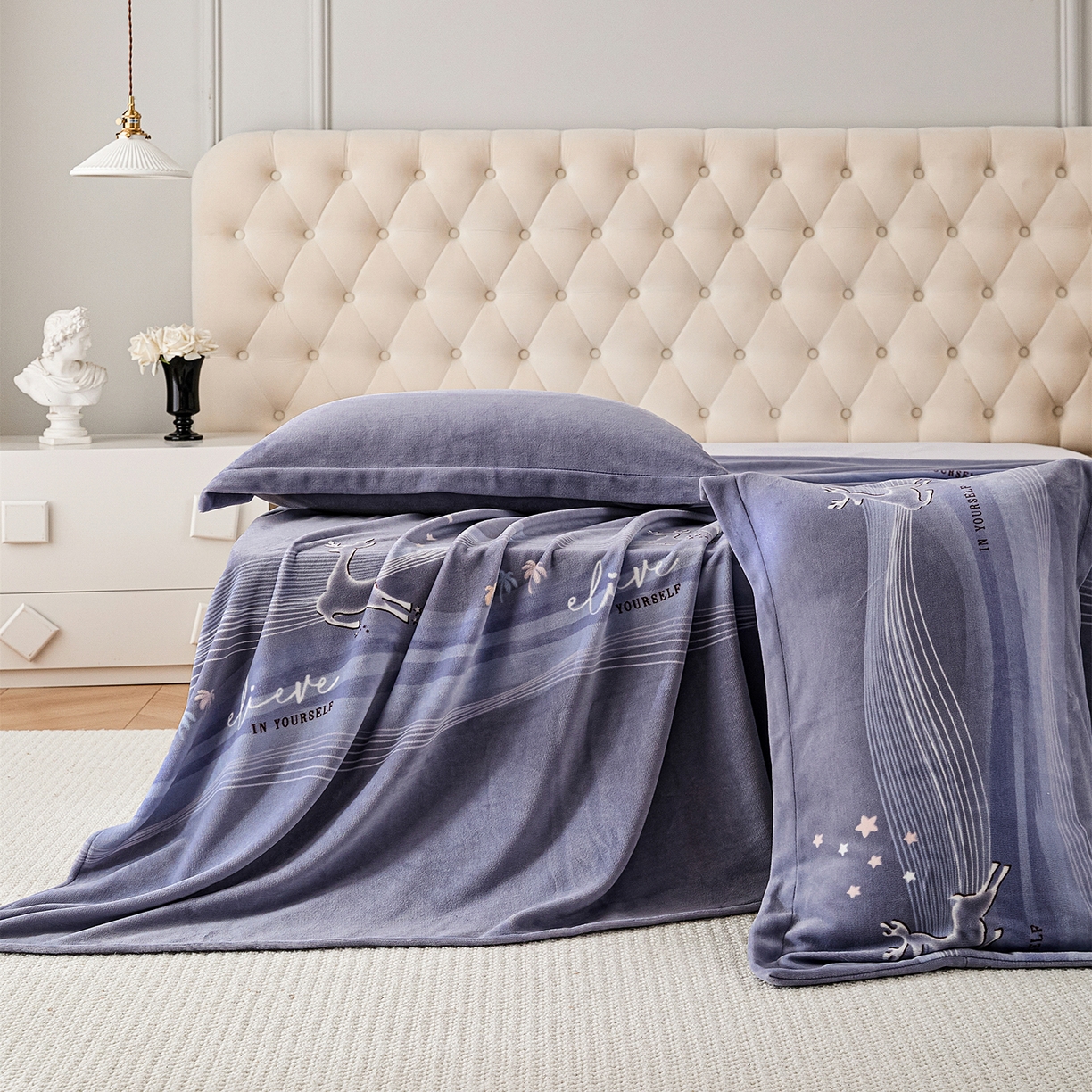 91家纺网 家纺一手货源 找家纺 锦罗绣 2025新款230克牛奶绒印花单床单 匆匆那年