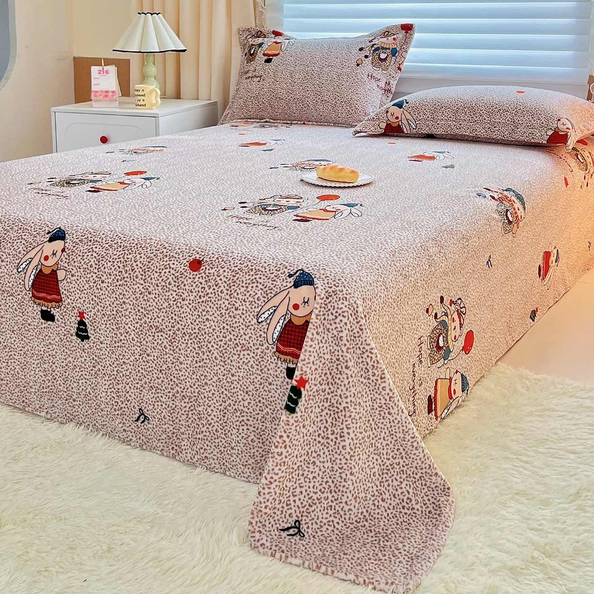 91家纺网 家纺一手货源 找家纺 锦罗绣 2025新款230克牛奶绒印花单床单 开心宝贝