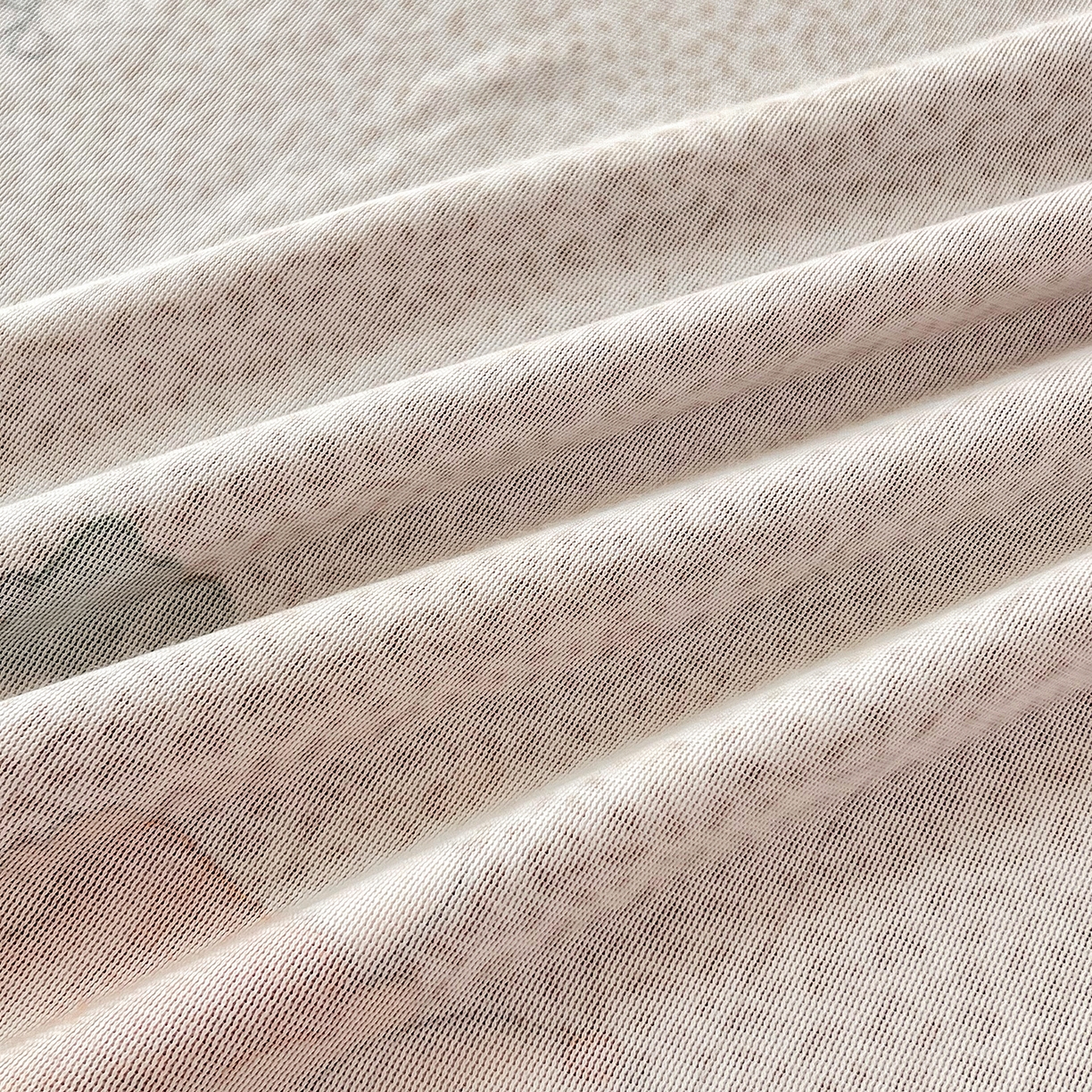 91家纺网 家纺一手货源 找家纺 锦罗绣 2025新款230克牛奶绒印花单床单 开心宝贝