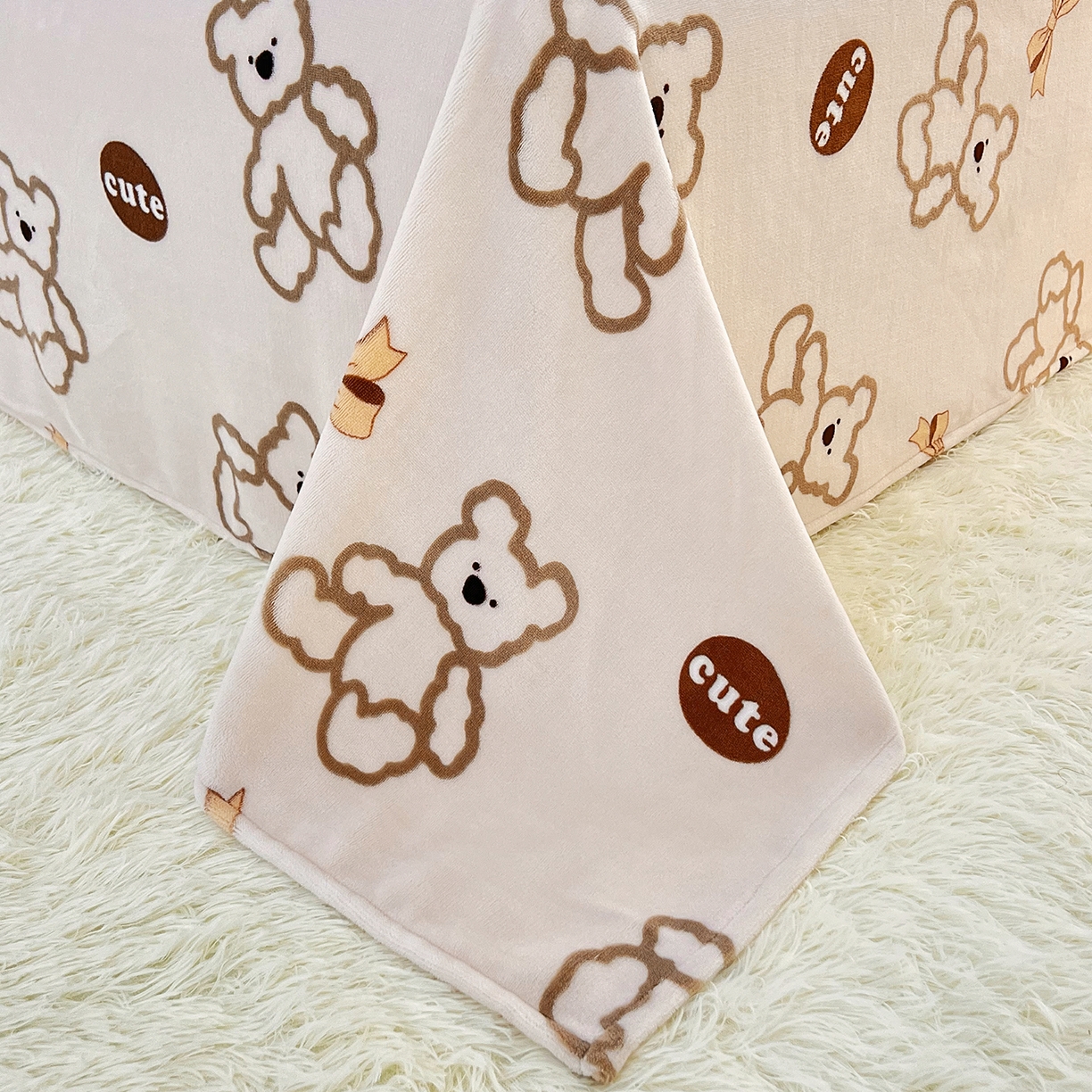 91家纺网 家纺一手货源 找家纺 锦罗绣 2025新款230克牛奶绒印花单床单 奶香小熊