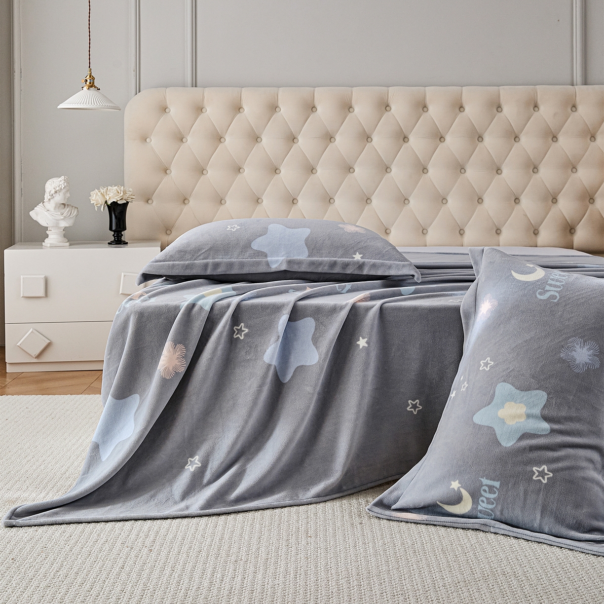 91家纺网 家纺一手货源 找家纺 锦罗绣 2025新款230克牛奶绒印花单床单 时光