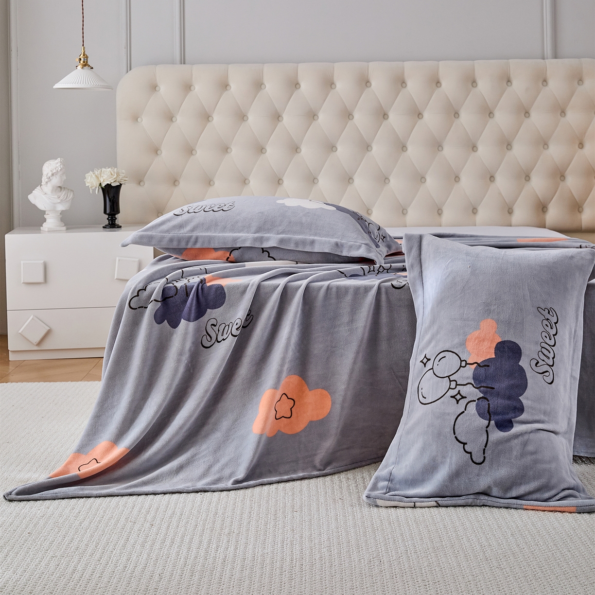 91家纺网 家纺一手货源 找家纺 锦罗绣 2025新款230克牛奶绒印花单床单 甜蜜宝贝