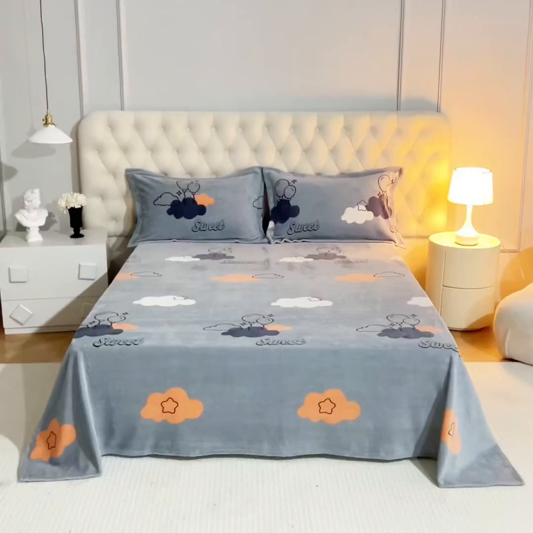 91家纺网 家纺一手货源 找家纺 锦罗绣 2025新款230克牛奶绒印花单床单 甜蜜宝贝