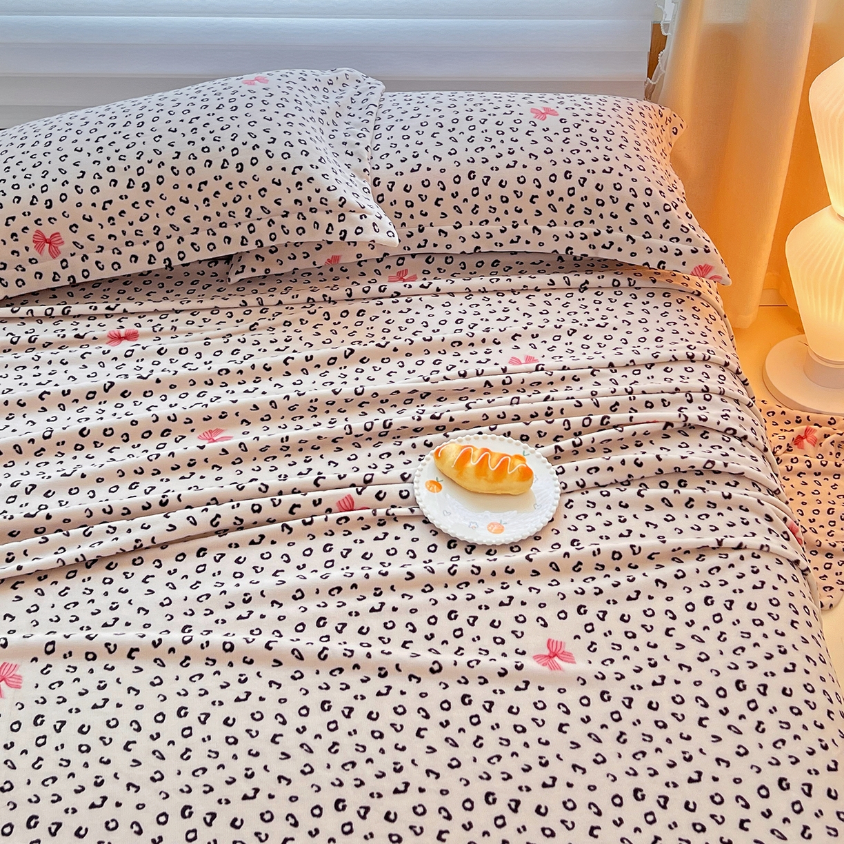 91家纺网 家纺一手货源 找家纺 锦罗绣 2025新款230克牛奶绒印花单床单 樱结绮梦