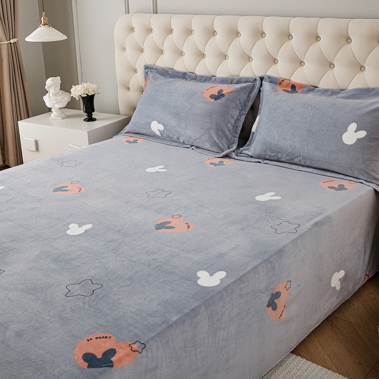 91家纺网 家纺一手货源 找家纺 锦罗绣 2025新款230克牛奶绒印花单床单 遇见