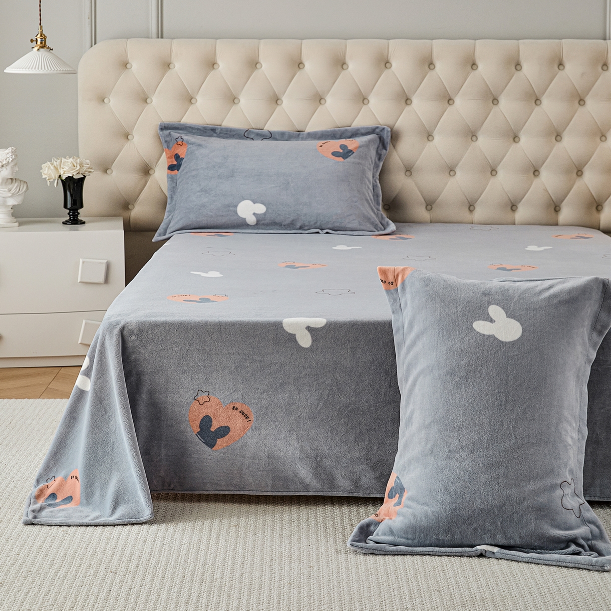 91家纺网 家纺一手货源 找家纺 锦罗绣 2025新款230克牛奶绒印花单床单 遇见