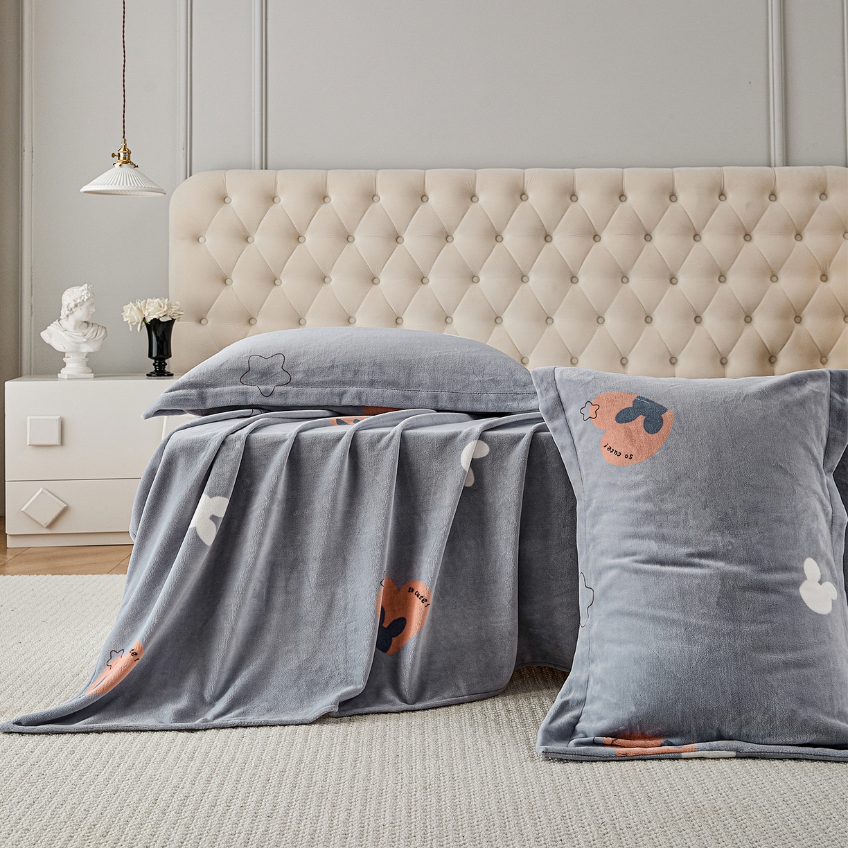 91家纺网 家纺一手货源 找家纺 锦罗绣 2025新款230克牛奶绒印花单床单 遇见