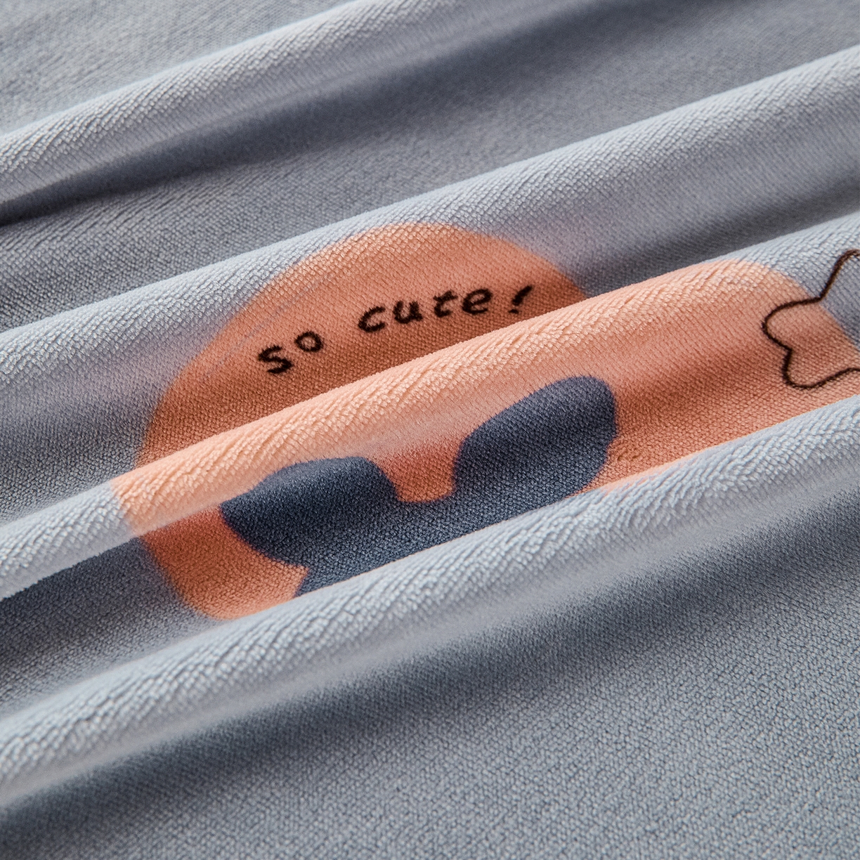 91家纺网 家纺一手货源 找家纺 锦罗绣 2025新款230克牛奶绒印花单床单 遇见