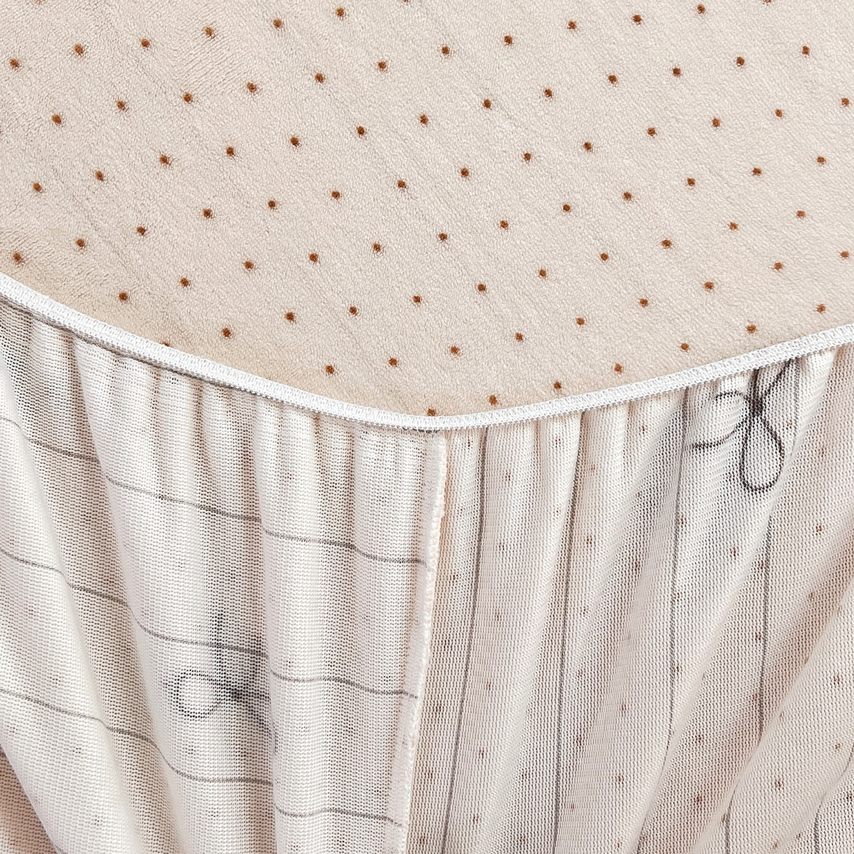 91家纺网 家纺一手货源 找家纺 锦罗绣 2025新款230克牛奶绒印花单床笠 爱心结