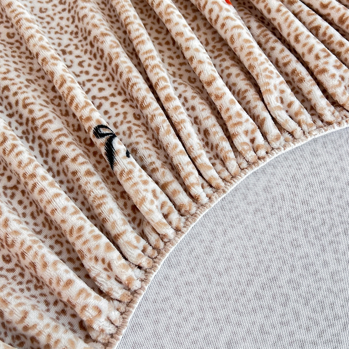 91家纺网 家纺一手货源 找家纺 锦罗绣 2025新款230克牛奶绒印花单床笠 开心宝贝