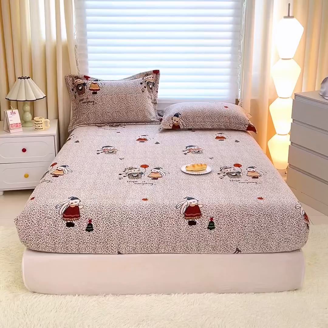 91家纺网 家纺一手货源 找家纺 锦罗绣 2025新款230克牛奶绒印花单床笠 开心宝贝