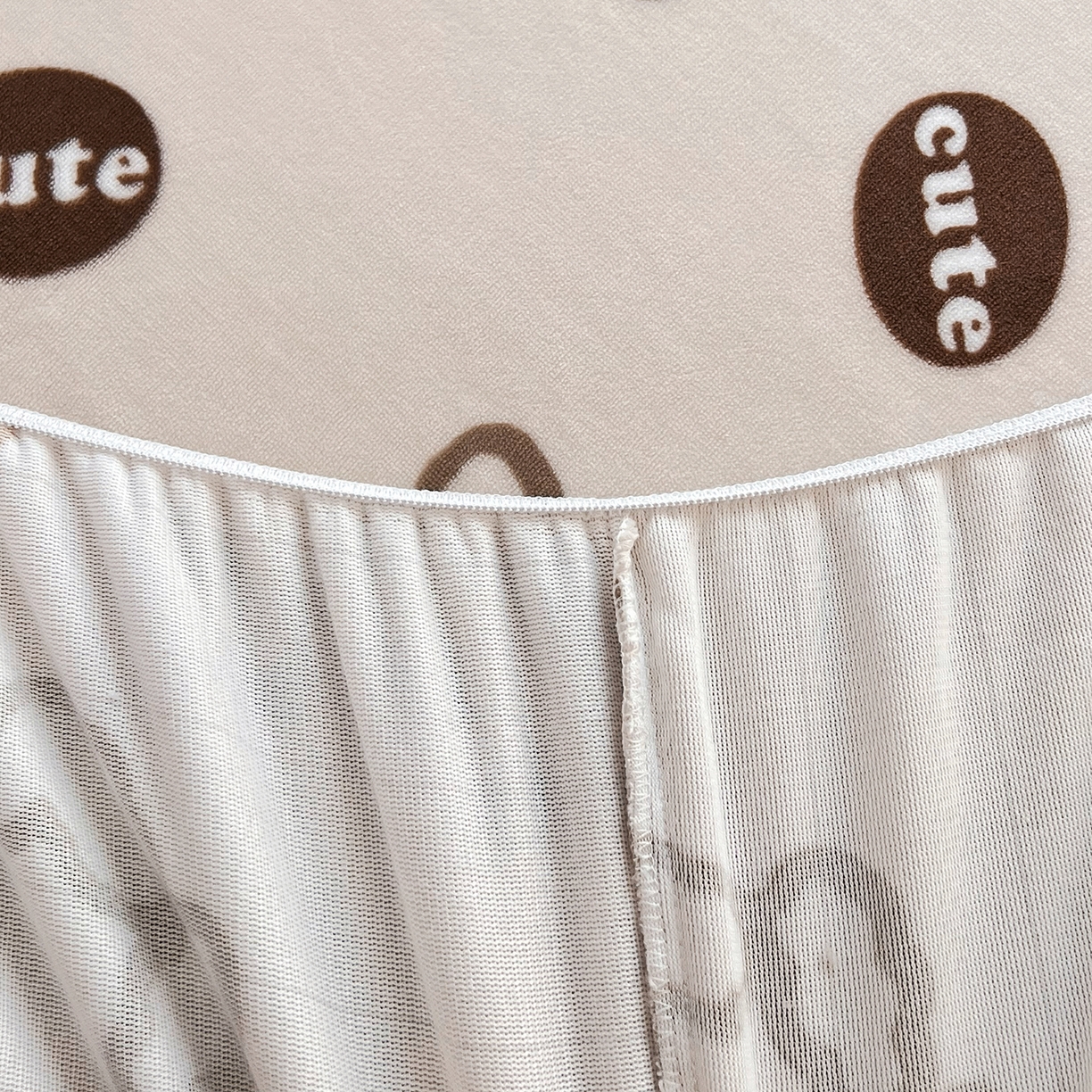 91家纺网 家纺一手货源 找家纺 锦罗绣 2025新款230克牛奶绒印花单床笠 奶香小熊