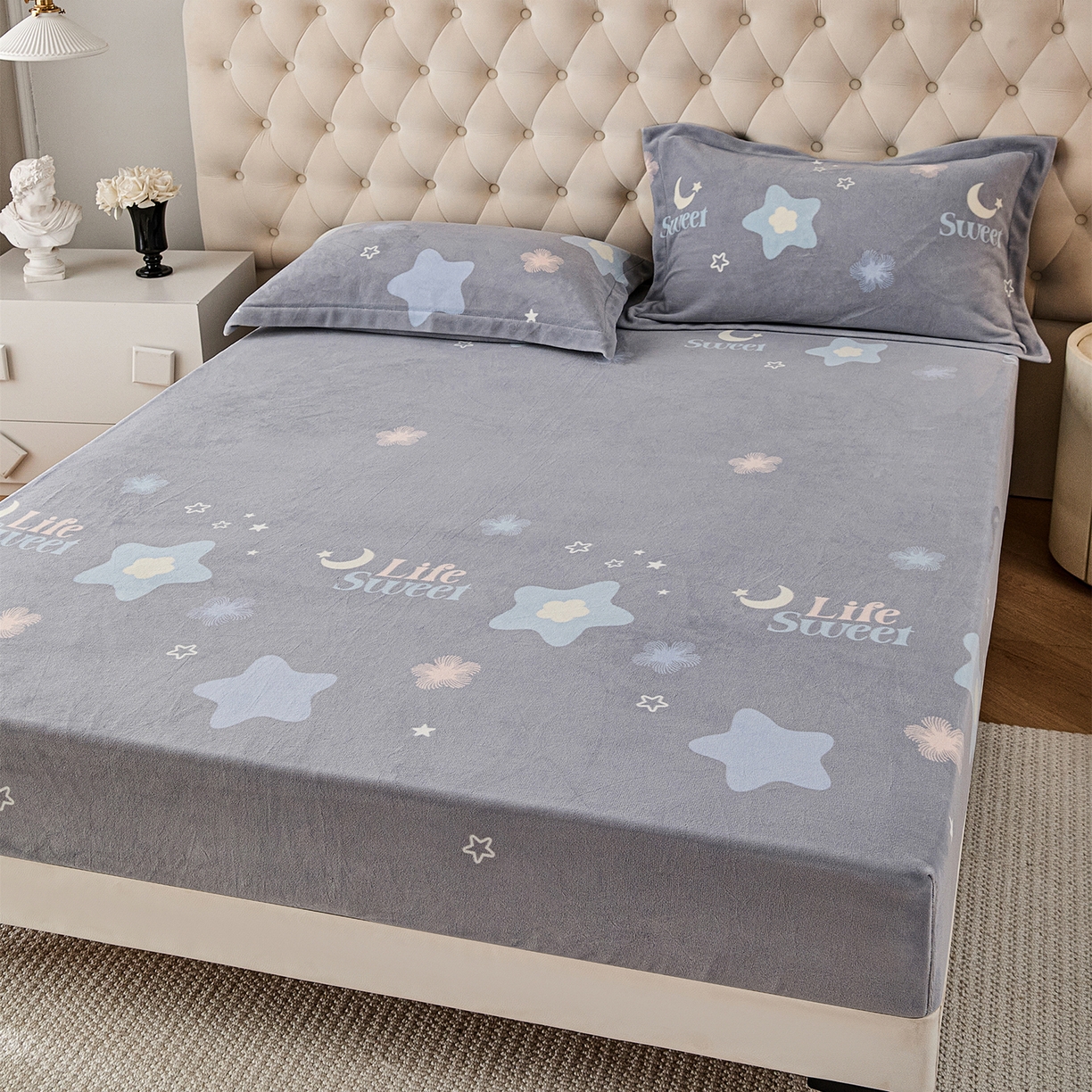 91家纺网 家纺一手货源 找家纺 锦罗绣 2025新款230克牛奶绒印花单床笠 时光