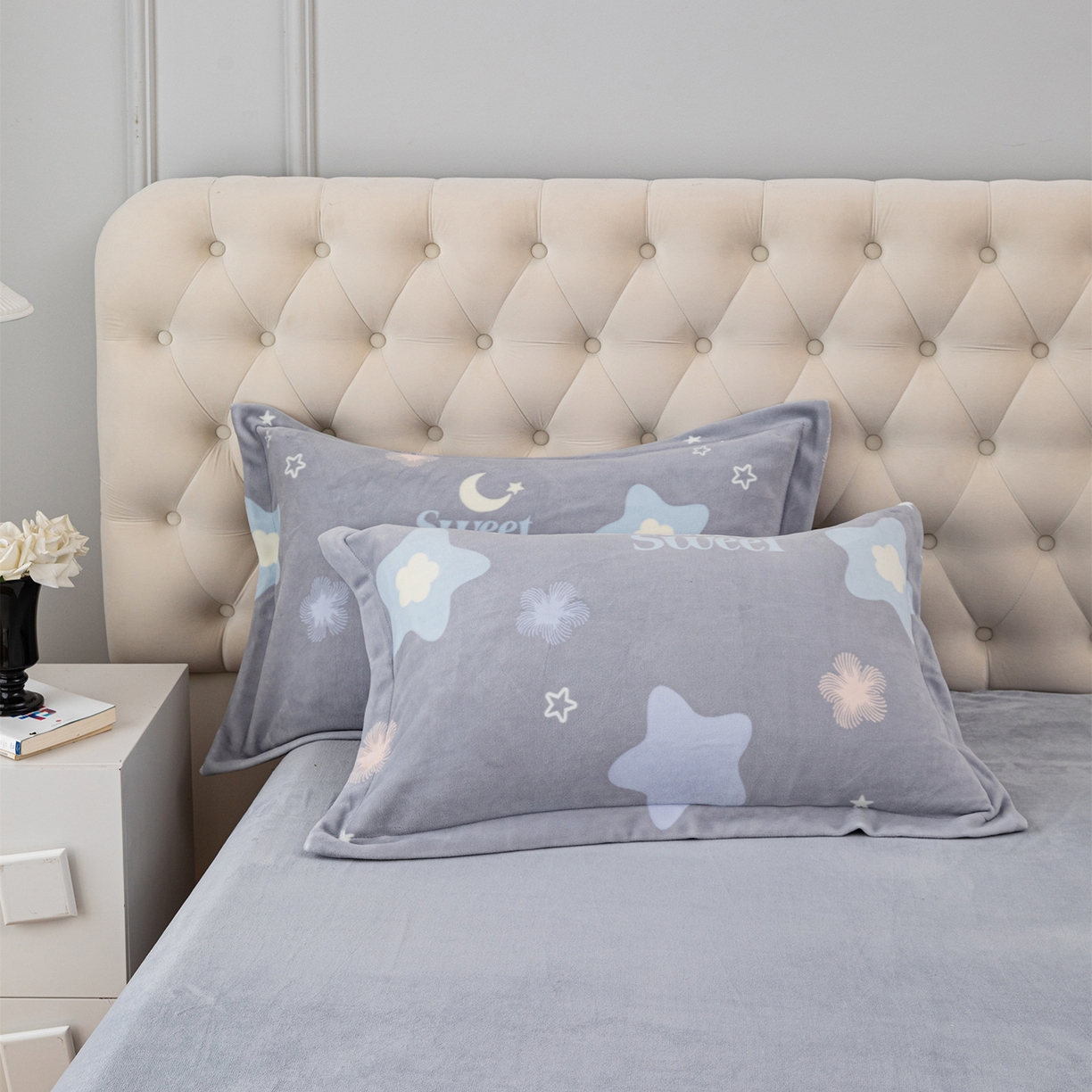 91家纺网 家纺一手货源 找家纺 锦罗绣 2025新款230克牛奶绒印花单床笠 时光