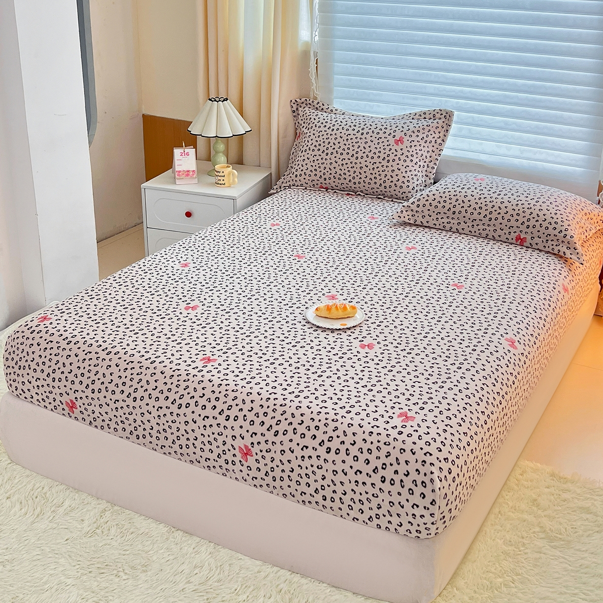 91家纺网 家纺一手货源 找家纺 锦罗绣 2025新款230克牛奶绒印花单床笠 樱结绮梦