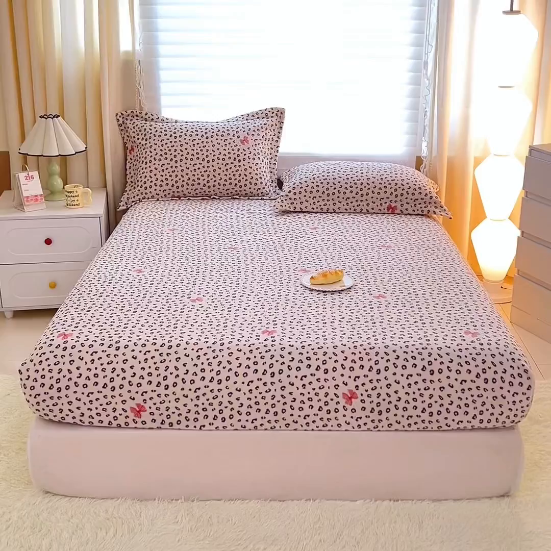 91家纺网 家纺一手货源 找家纺 锦罗绣 2025新款230克牛奶绒印花单床笠 樱结绮梦