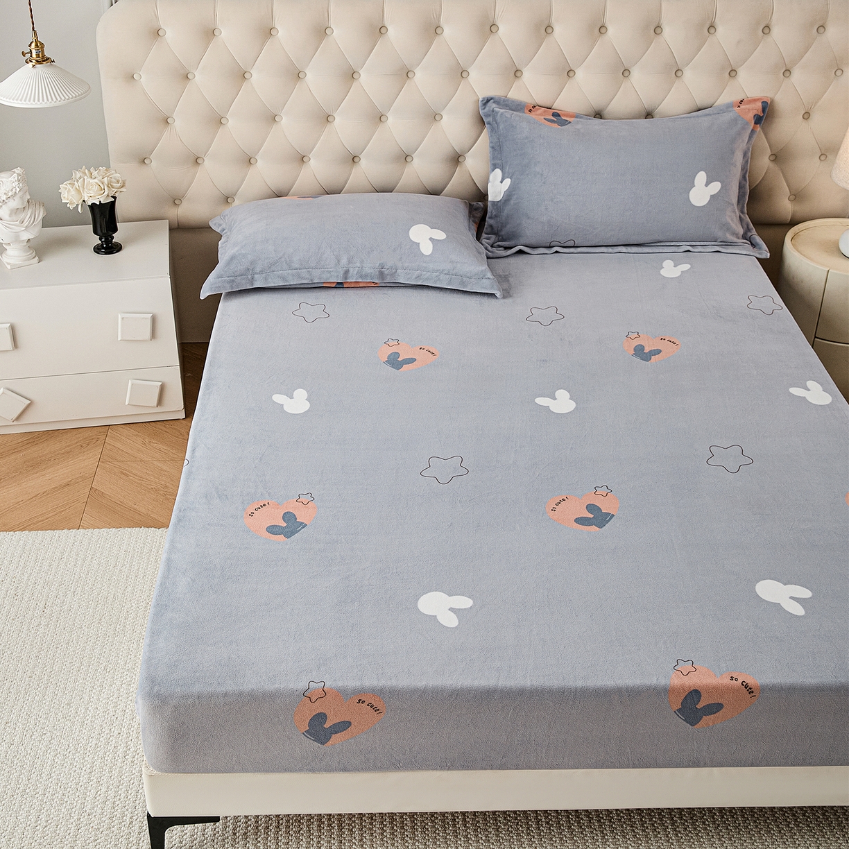 91家纺网 家纺一手货源 找家纺 锦罗绣 2025新款230克牛奶绒印花单床笠 遇见