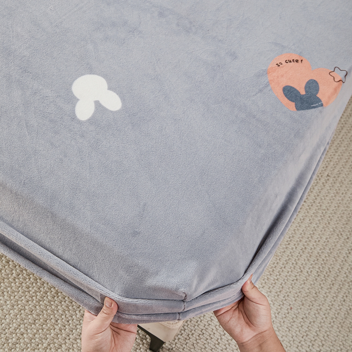 91家纺网 家纺一手货源 找家纺 锦罗绣 2025新款230克牛奶绒印花单床笠 遇见