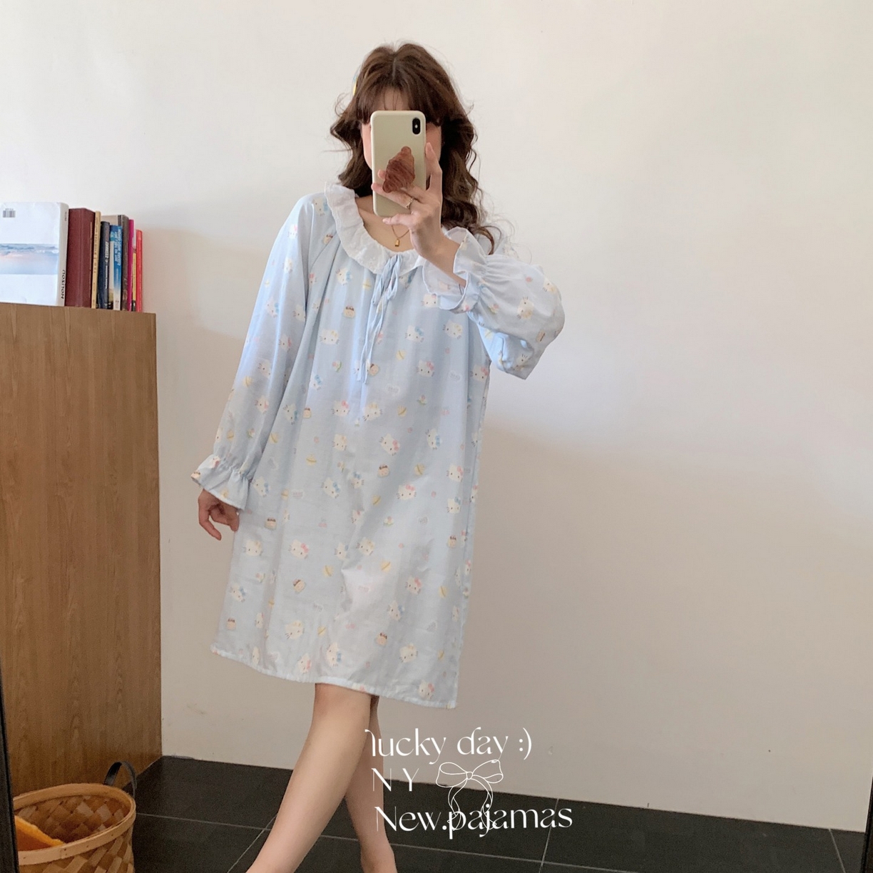 纽约生活 2025新款系绳胸垫蕾丝裙 蓝爱心KT