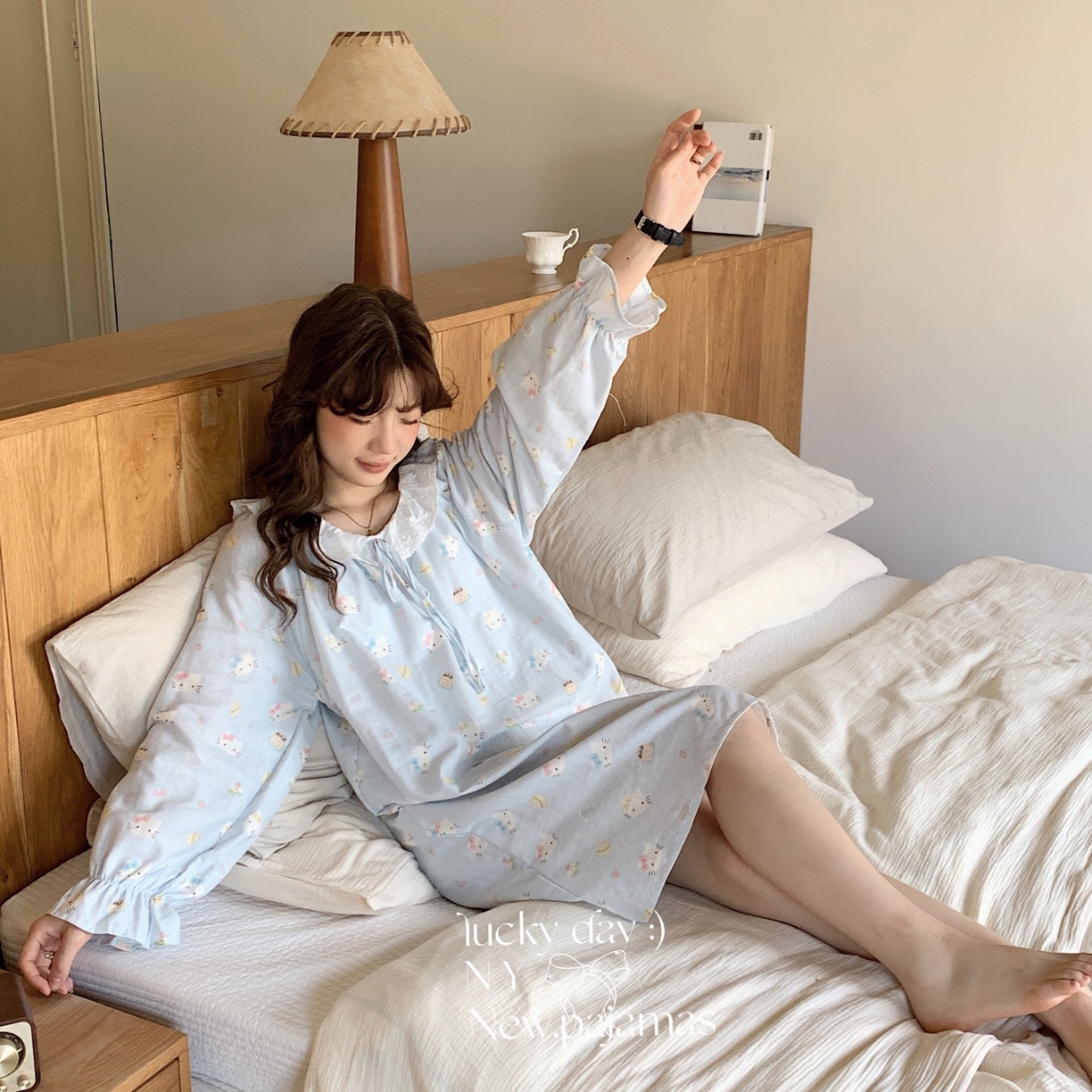 91家纺网 家纺一手货源 找家纺 纽约生活 2025新款系绳胸垫蕾丝裙 蓝爱心KT