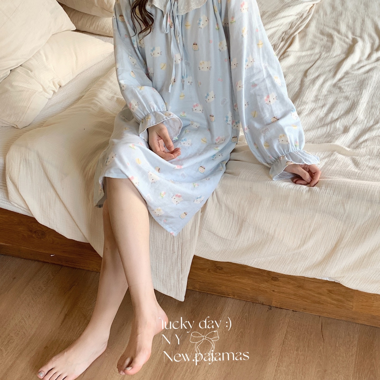 91家纺网 家纺一手货源 找家纺 纽约生活 2025新款系绳胸垫蕾丝裙 蓝爱心KT