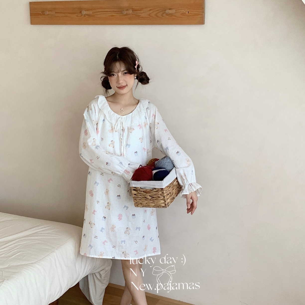 纽约生活 2025新款系绳胸垫蕾丝裙 礼物熊