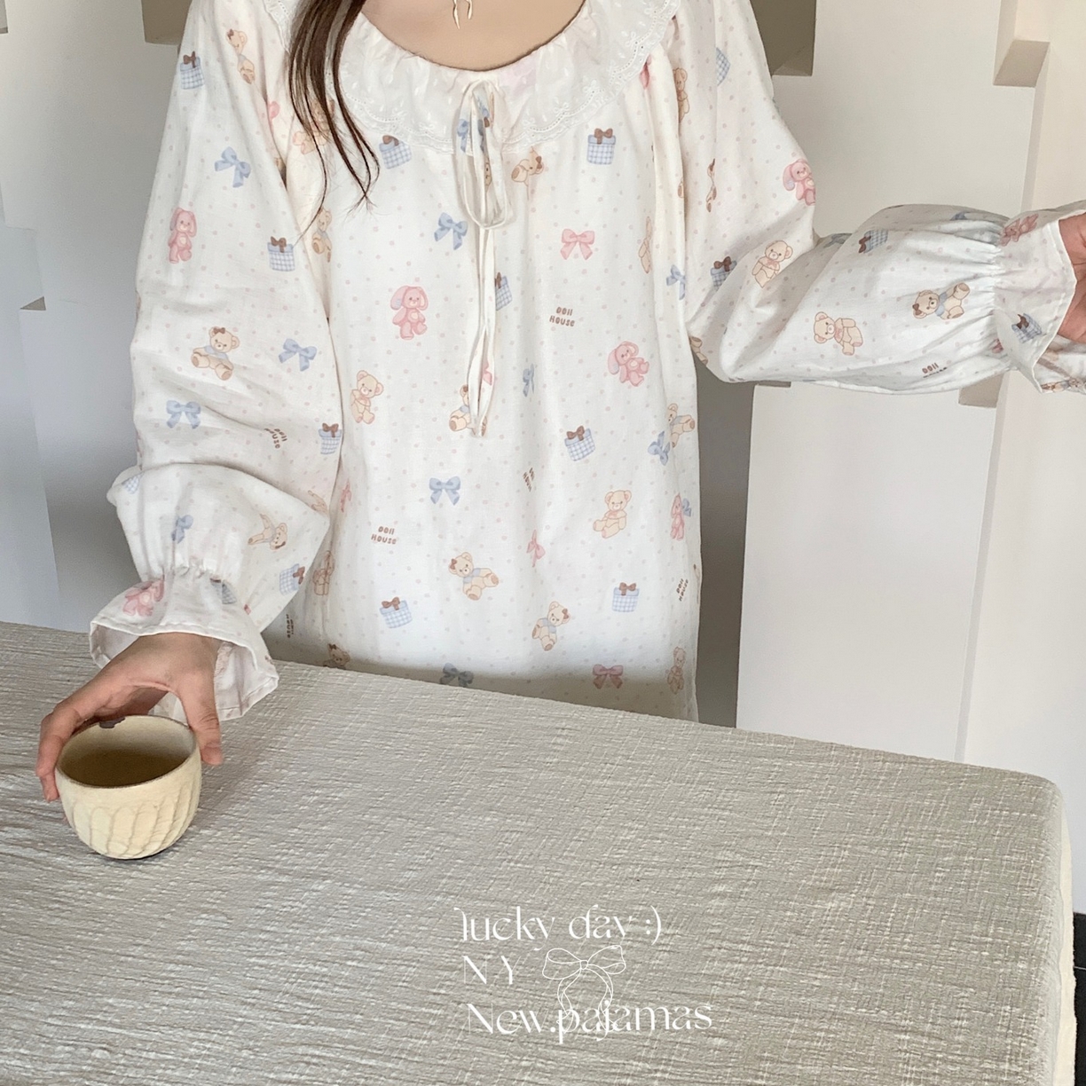 91家纺网 家纺一手货源 找家纺 纽约生活 2025新款系绳胸垫蕾丝裙 礼物熊