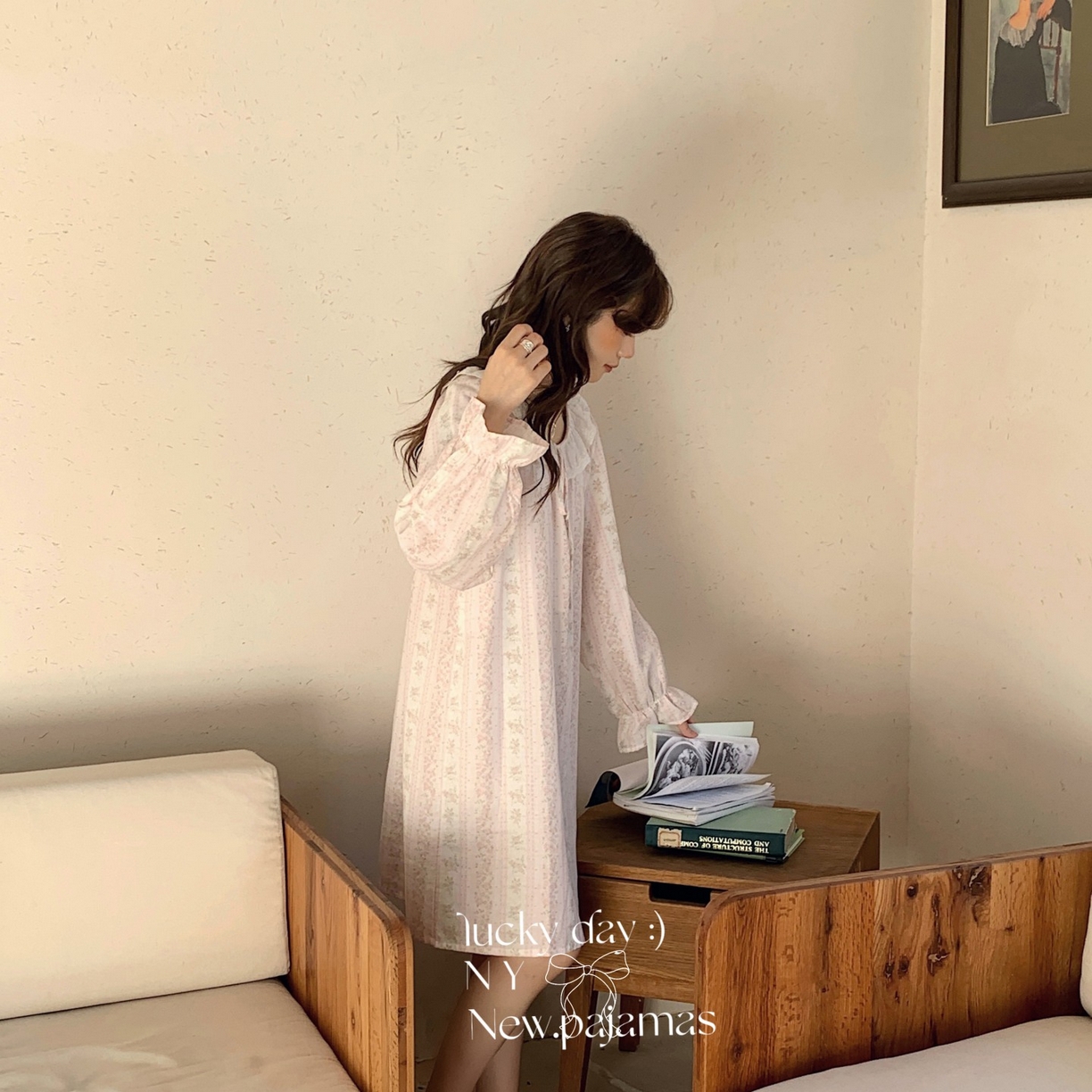 91家纺网 家纺一手货源 找家纺 纽约生活 2025新款系绳胸垫蕾丝裙 秘密花园