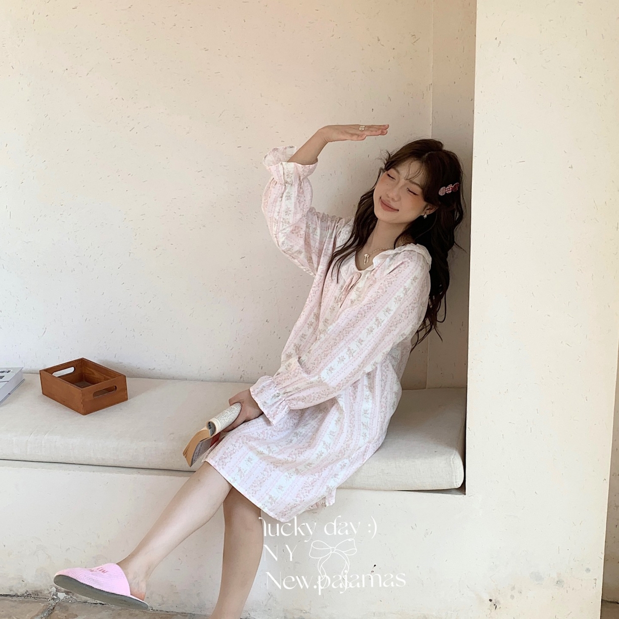 91家纺网 家纺一手货源 找家纺 纽约生活 2025新款系绳胸垫蕾丝裙 秘密花园