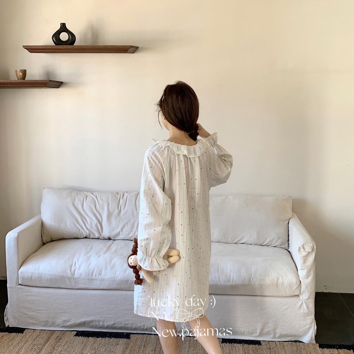 91家纺网 家纺一手货源 找家纺 纽约生活 2025新款系绳胸垫蕾丝裙 奶油条纹