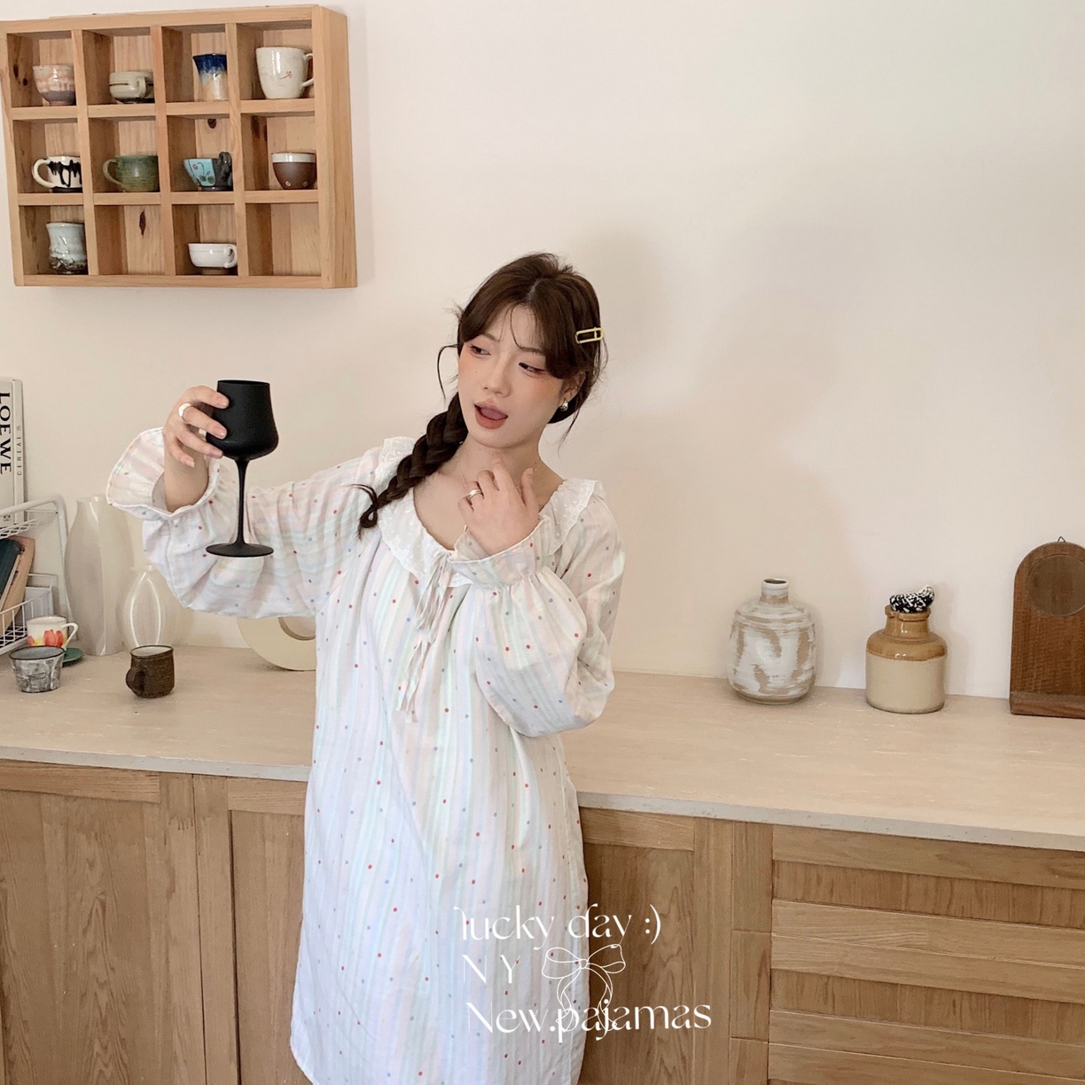 91家纺网 家纺一手货源 找家纺 纽约生活 2025新款系绳胸垫蕾丝裙 奶油条纹