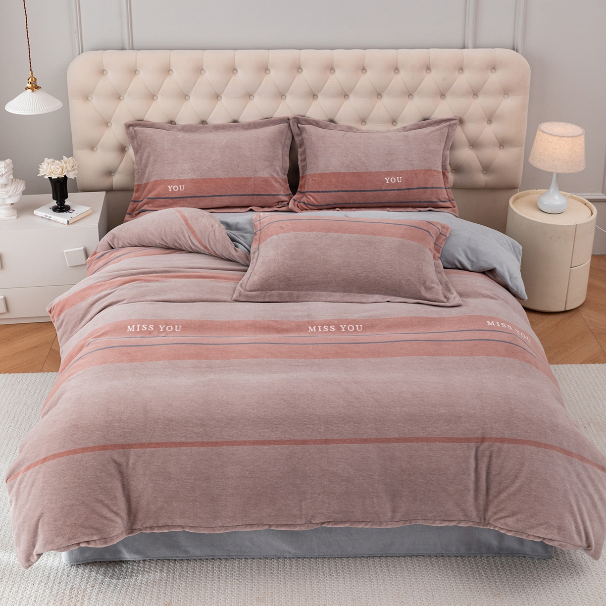 91家纺网 家纺一手货源 找家纺 （总）锦罗绣 2025新款230克牛奶绒印花四件套