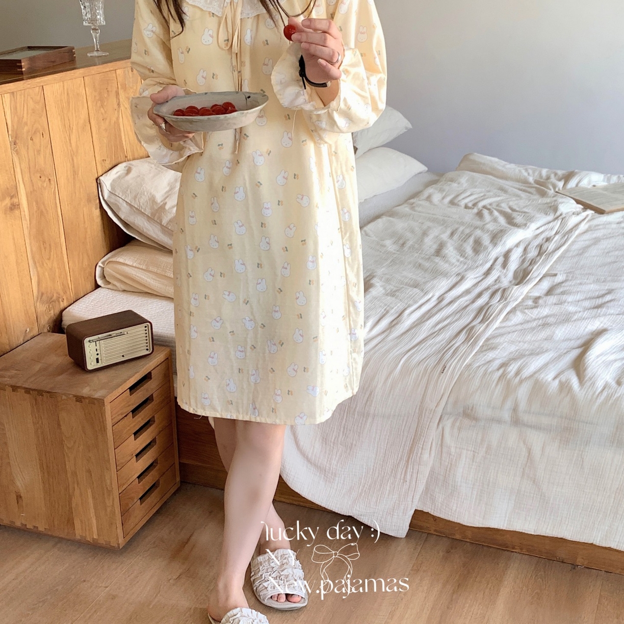 91家纺网 家纺一手货源 找家纺 纽约生活 2025新款系绳胸垫蕾丝裙 樱桃米菲兔