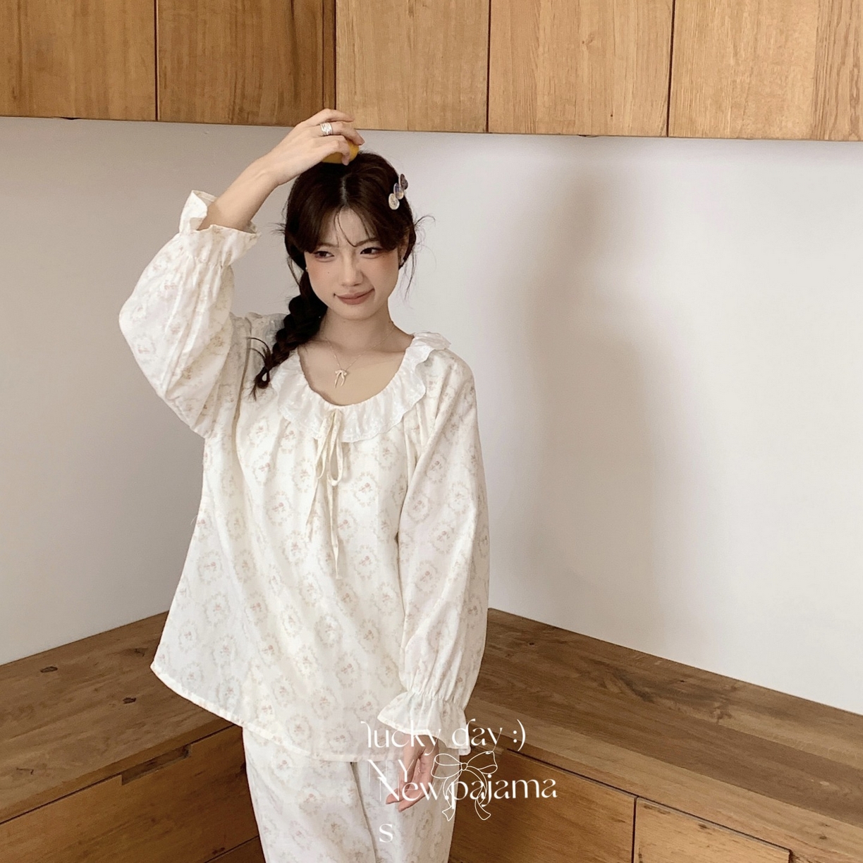 91家纺网 家纺一手货源 找家纺 纽约生活 2025新款系绳胸垫蕾丝套装 花环