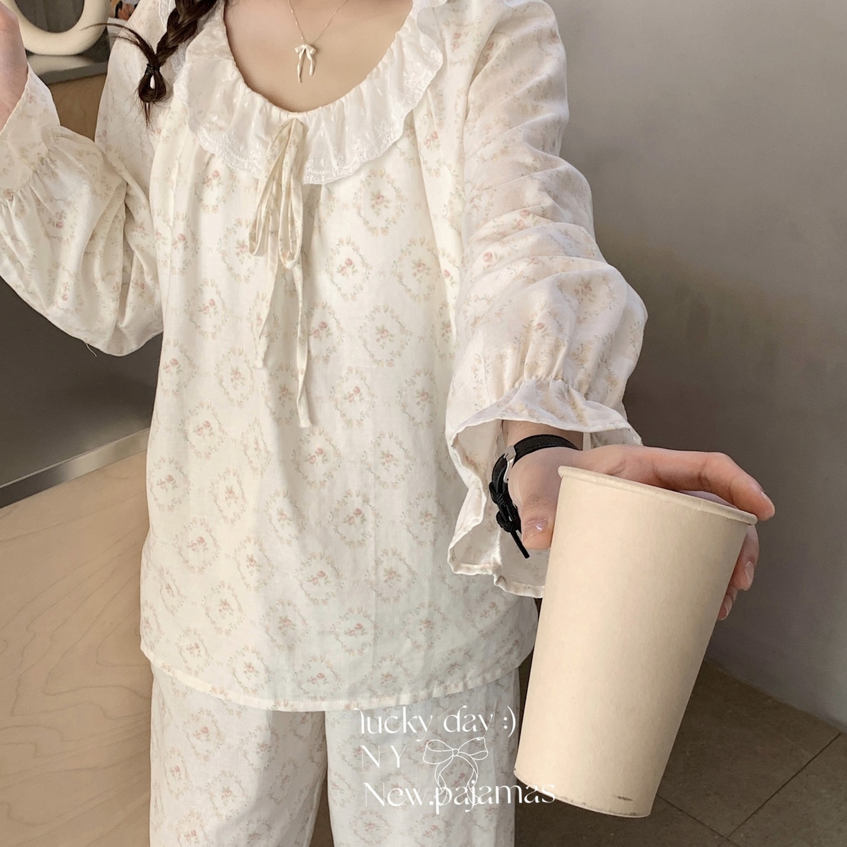 91家纺网 家纺一手货源 找家纺 纽约生活 2025新款系绳胸垫蕾丝套装 花环