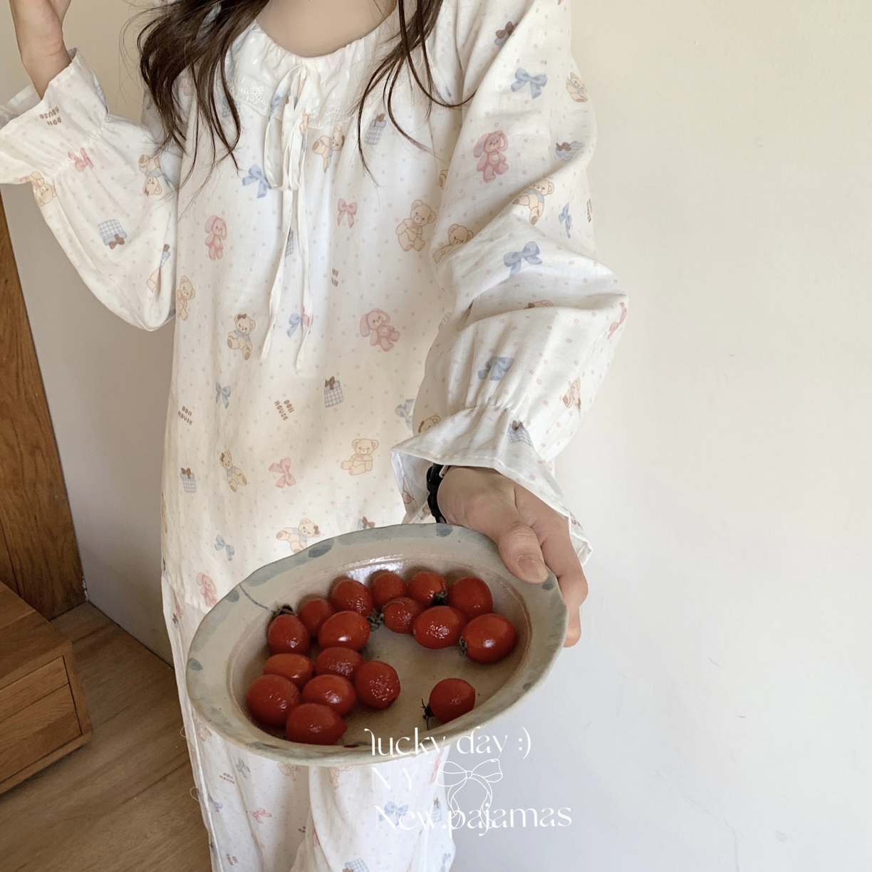 纽约生活 2025新款系绳胸垫蕾丝套装 礼物熊