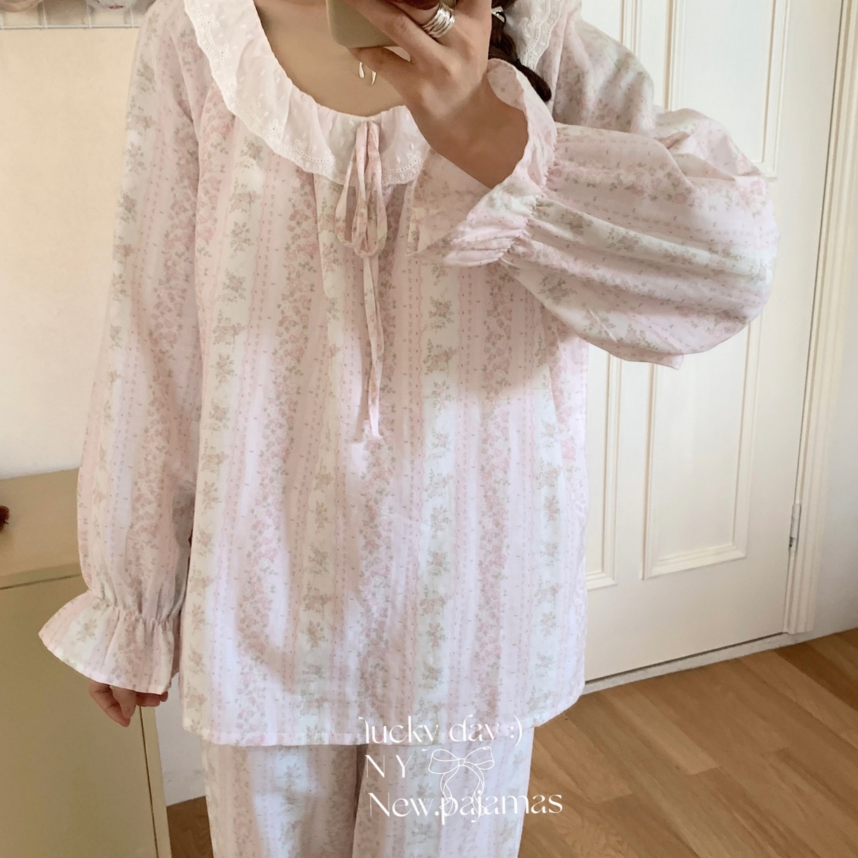 91家纺网 家纺一手货源 找家纺 纽约生活 2025新款系绳胸垫蕾丝套装 秘密花园