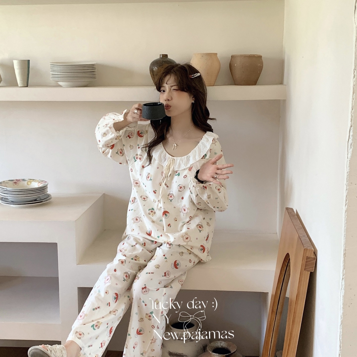 91家纺网 家纺一手货源 找家纺 纽约生活 2025新款系绳胸垫蕾丝套装 面包超人