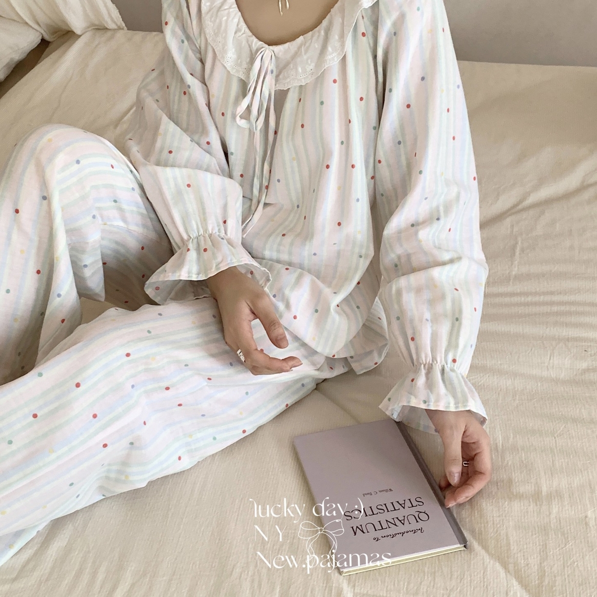 纽约生活 2025新款系绳胸垫蕾丝套装 奶油条纹