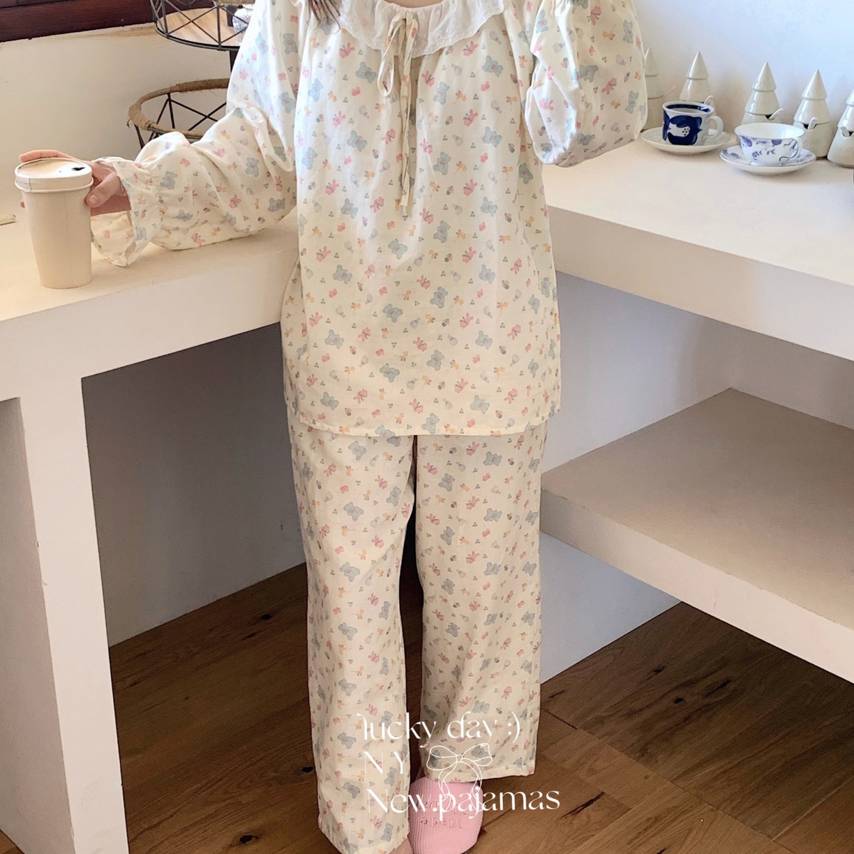 91家纺网 家纺一手货源 找家纺 纽约生活 2025新款系绳胸垫蕾丝套装 糖果小熊