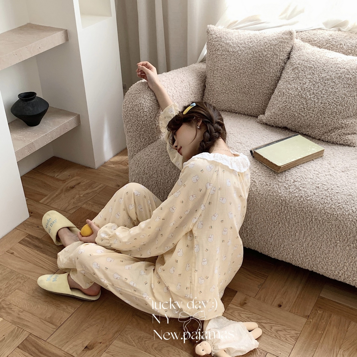 91家纺网 家纺一手货源 找家纺 纽约生活 2025新款系绳胸垫蕾丝套装 樱桃米菲兔