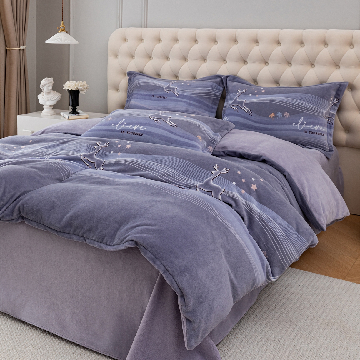 91家纺网 家纺一手货源 找家纺 锦罗绣 2025新款230克牛奶绒印花四件套 匆匆那年